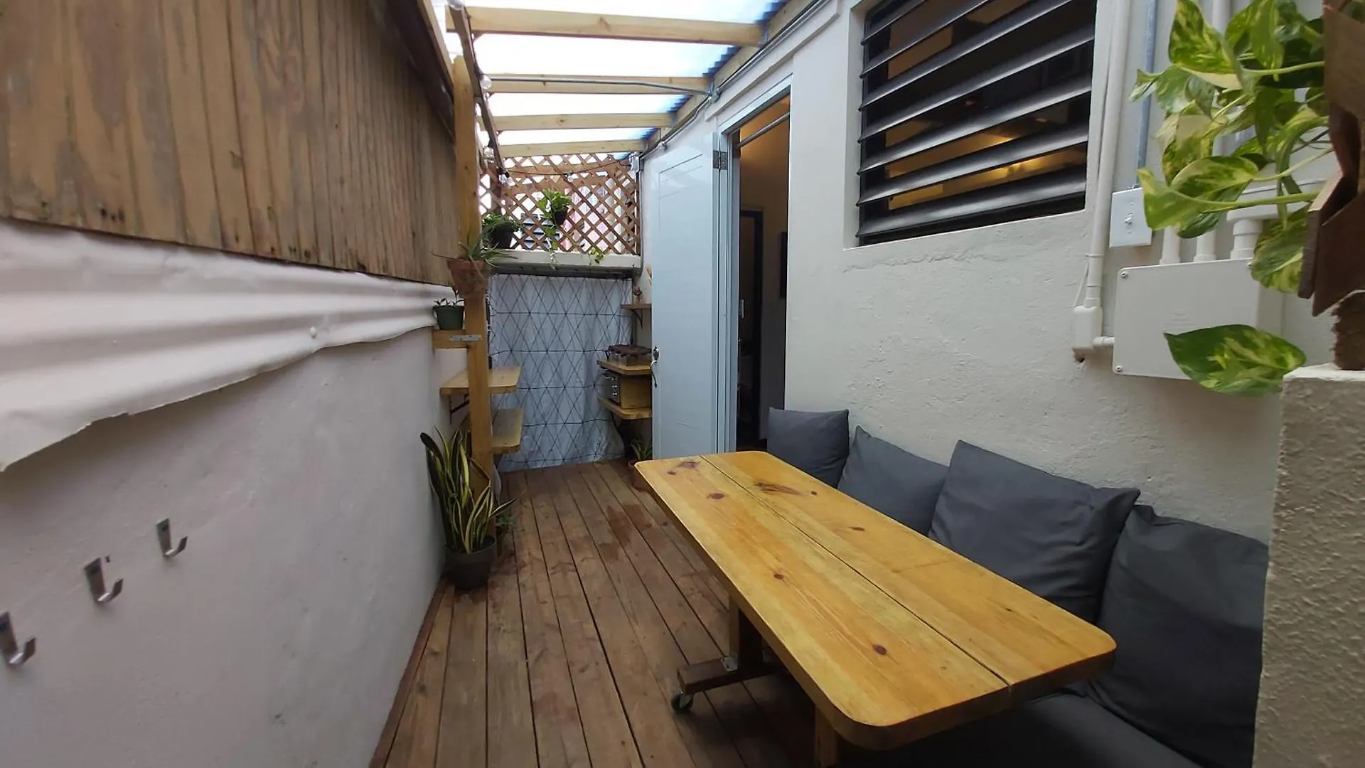 Hostal Albergue Casa Santurce San Juan